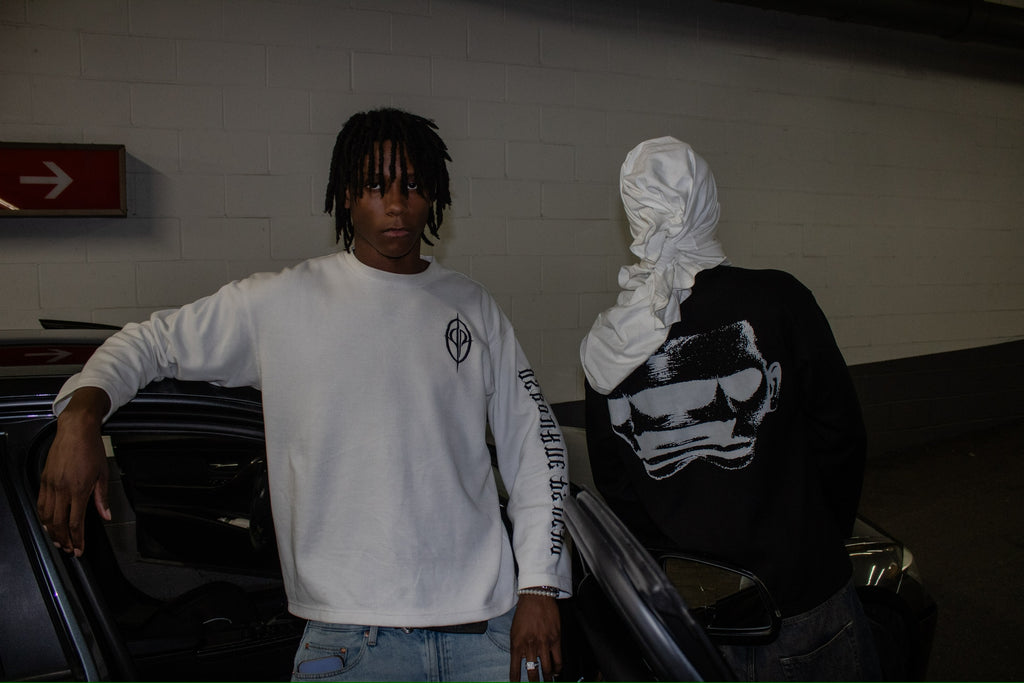 WHITE INSIGNIA LONG SLEEVE